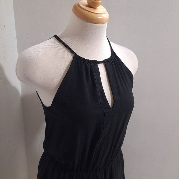 H&M | Black sleevless key hole women's dress - Picture 2 of 9